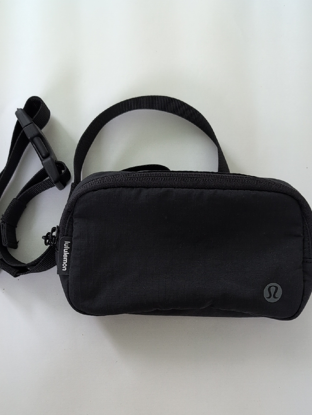 lululemon athletica black compact belt bag
